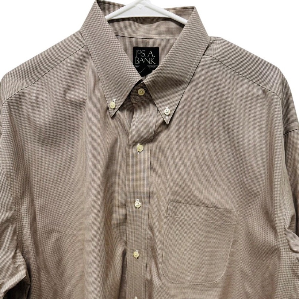 Jos. A. Bank Traveler's Collection Brown Micro Check Button Down Shirt 17-33